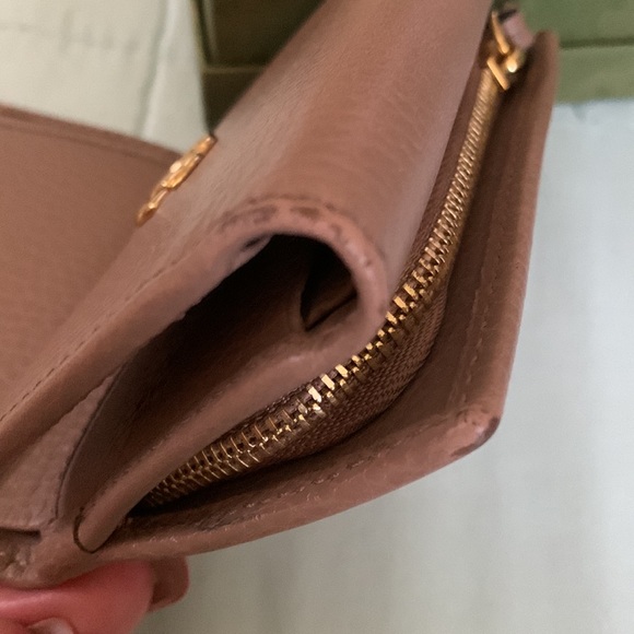 Authentic GUCCI GG Marmont Trifold Compact Leather Wallet - Picture 4 of 16